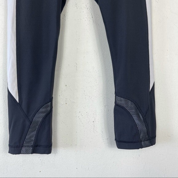 Lululemon Run Inspire Crop II All Full-On Luxtreme Black / White Leggings 4 - Picture 13 of 16